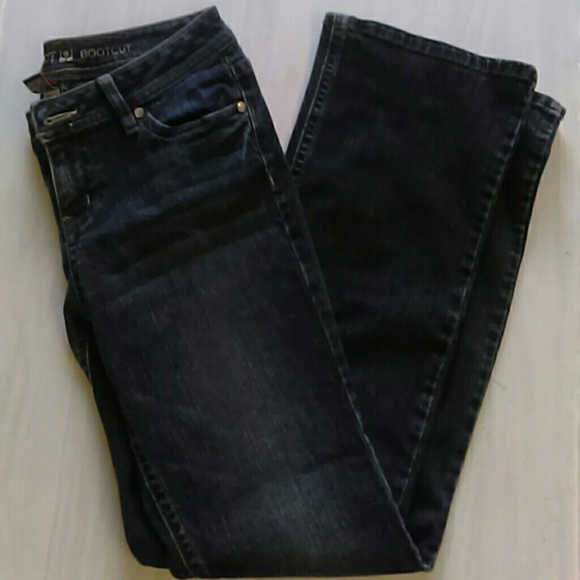 Jeans - Picture 1 of 3